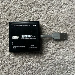 Sunpak 72 in 1 Card Reader